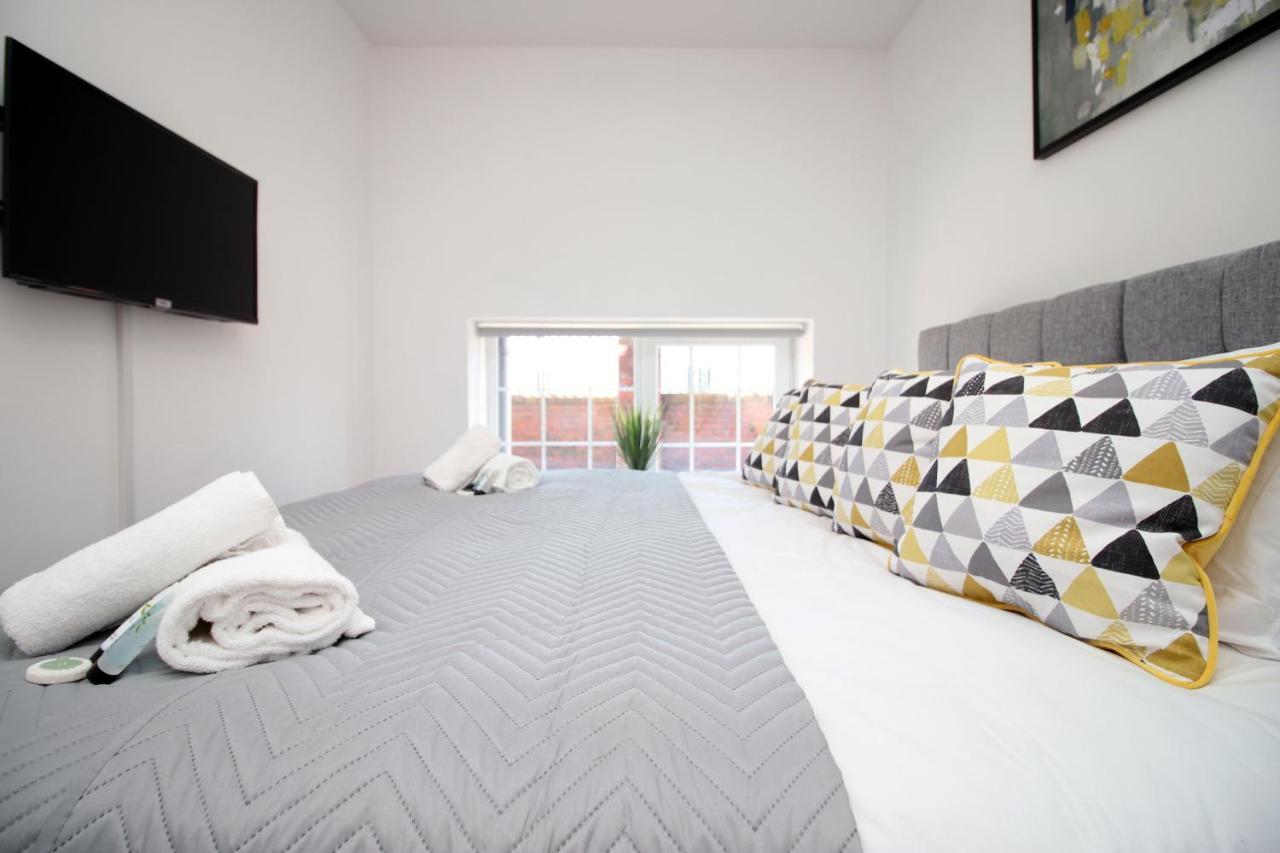 St Thomas Loft Views By Ssw - 2Br, Parking, Sleeps 4, Easy Access To City Centre, Marina, Beach And M4 سوانسي المظهر الخارجي الصورة
