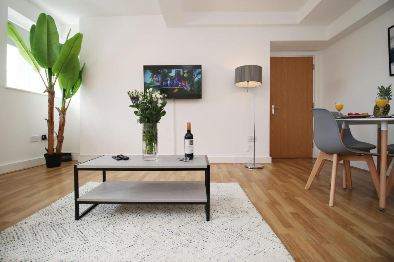 St Thomas Loft Views By Ssw - 2Br, Parking, Sleeps 4, Easy Access To City Centre, Marina, Beach And M4 سوانسي المظهر الخارجي الصورة