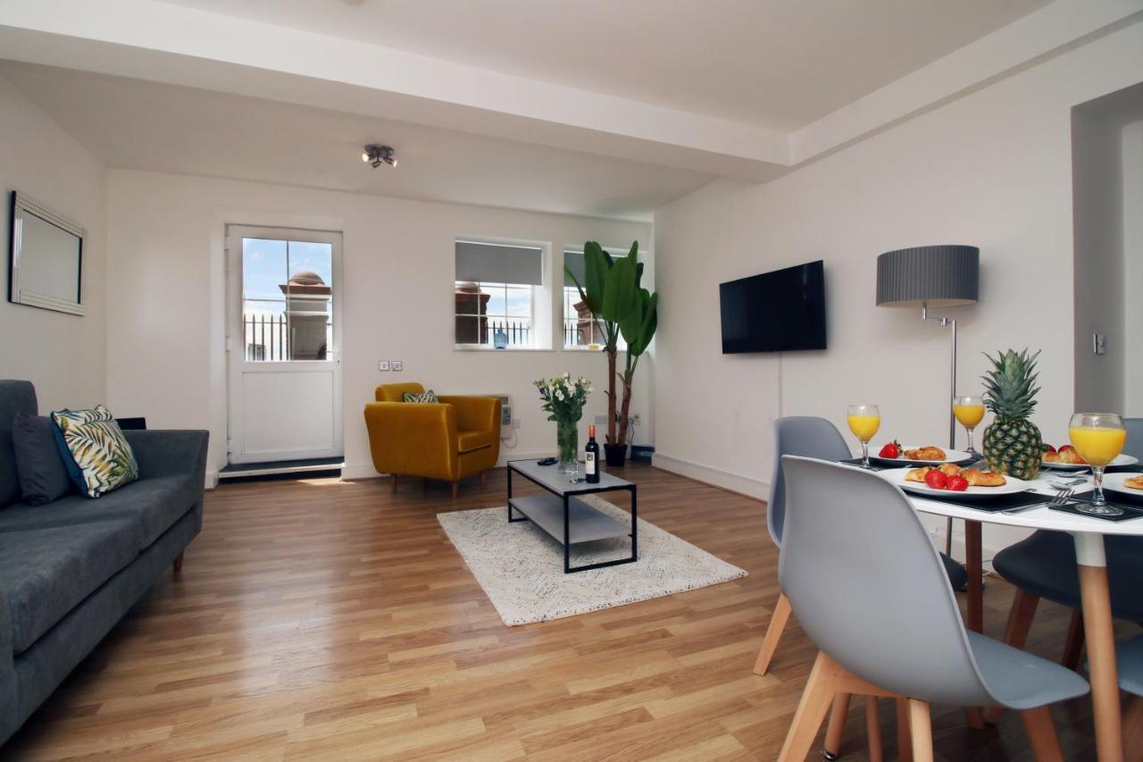 St Thomas Loft Views By Ssw - 2Br, Parking, Sleeps 4, Easy Access To City Centre, Marina, Beach And M4 سوانسي المظهر الخارجي الصورة
