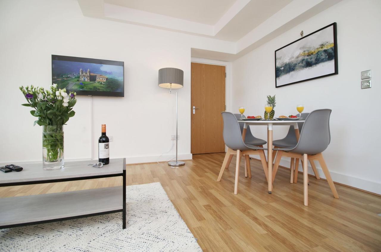 St Thomas Loft Views By Ssw - 2Br, Parking, Sleeps 4, Easy Access To City Centre, Marina, Beach And M4 سوانسي المظهر الخارجي الصورة
