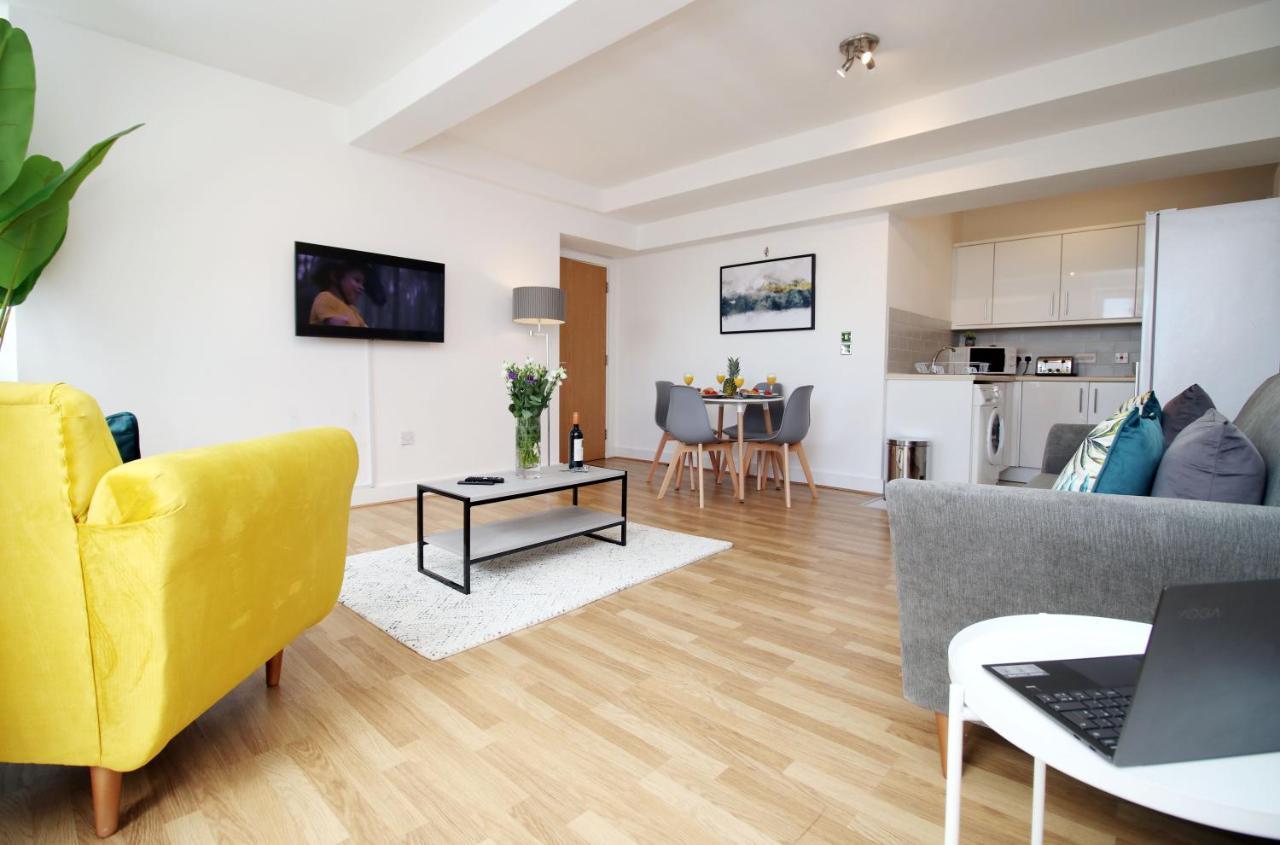 St Thomas Loft Views By Ssw - 2Br, Parking, Sleeps 4, Easy Access To City Centre, Marina, Beach And M4 سوانسي المظهر الخارجي الصورة