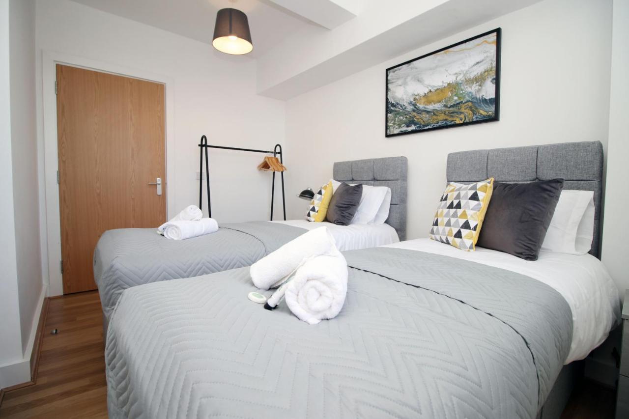 St Thomas Loft Views By Ssw - 2Br, Parking, Sleeps 4, Easy Access To City Centre, Marina, Beach And M4 سوانسي المظهر الخارجي الصورة