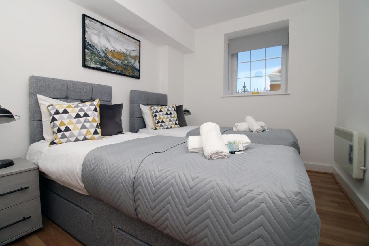 St Thomas Loft Views By Ssw - 2Br, Parking, Sleeps 4, Easy Access To City Centre, Marina, Beach And M4 سوانسي المظهر الخارجي الصورة