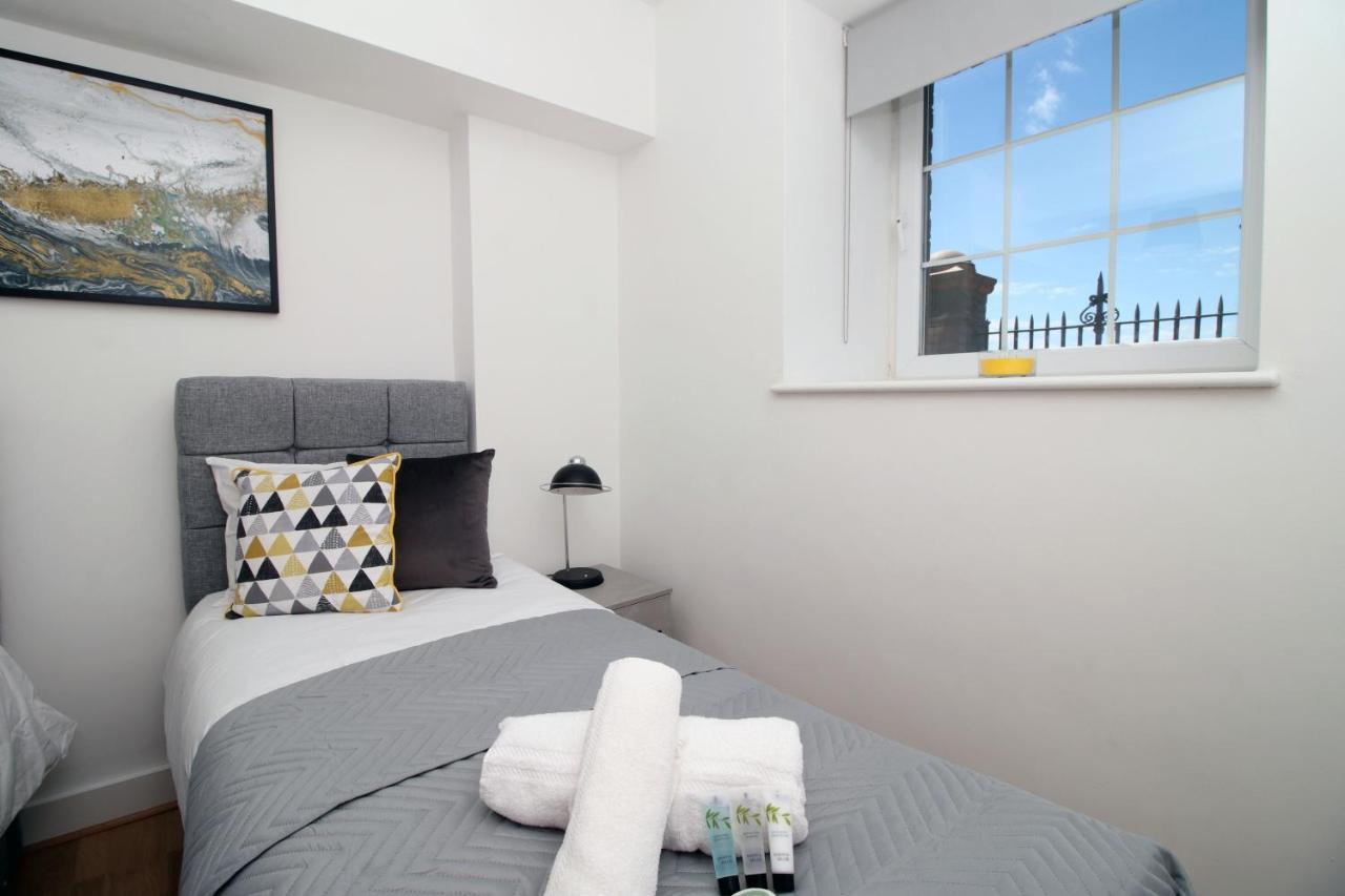 St Thomas Loft Views By Ssw - 2Br, Parking, Sleeps 4, Easy Access To City Centre, Marina, Beach And M4 سوانسي المظهر الخارجي الصورة